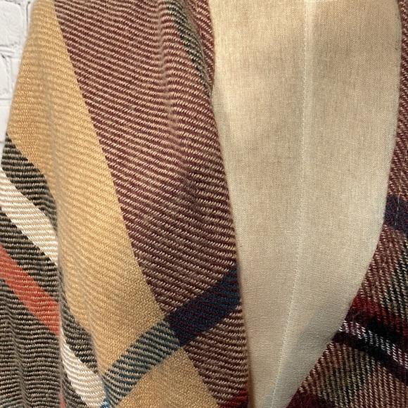 David and Young plaid cape one size - Picture 7 of 7